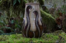 Load image into Gallery viewer, Entanglement Vase