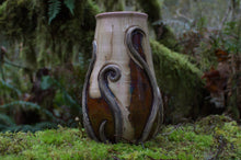Load image into Gallery viewer, Entanglement Vase
