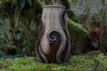 Load image into Gallery viewer, Entanglement Vase

