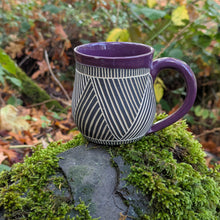 Load image into Gallery viewer, Geometric Mug - Plum
